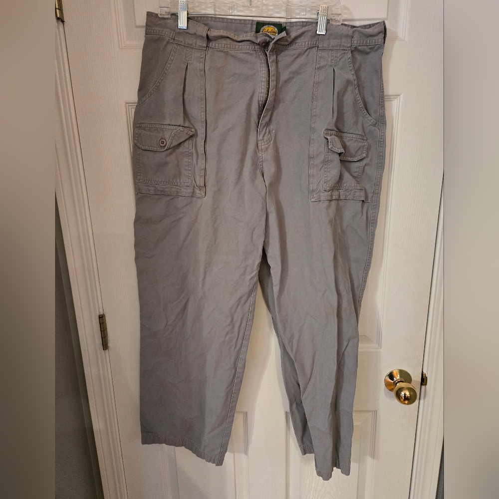 Cabela's Women's Light Gray Cargo Pants - Picture 1 of 3